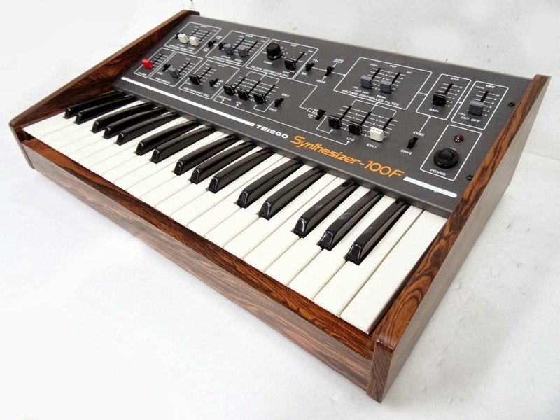 Photo du synthétiseur Teisco 100F