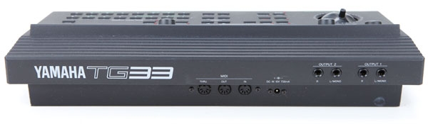 Connectique de l'expandeur Yamaha TG33