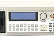 Sampleur Akai S3200