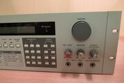 Akai S900