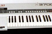 Akai X3700