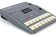 Boîte à rythmes Alesis HR16