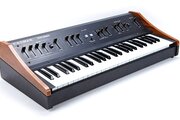 Synthétiseur Crumar Performer