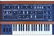 Synthétiseur Crumar Spirit