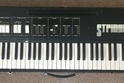 Synthétiseur Crumar Stringman