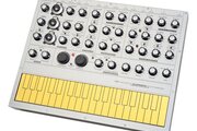 Synthétiseur MacBeth Studio Systems Elements
