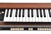 Synthétiseur Moog Satellite
