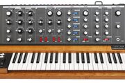 Synthétiseur Moog Minimoog Voyager Old School