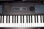 Synthétiseur Peavey DPM 3