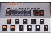 Synthétiseur Roland GR-700