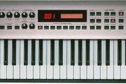 Synthétiseur Roland RS-5