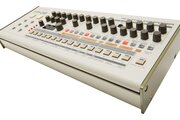 Boîte à rythmes Roland TR-09