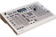 Synthétiseur Waldorf Kyra